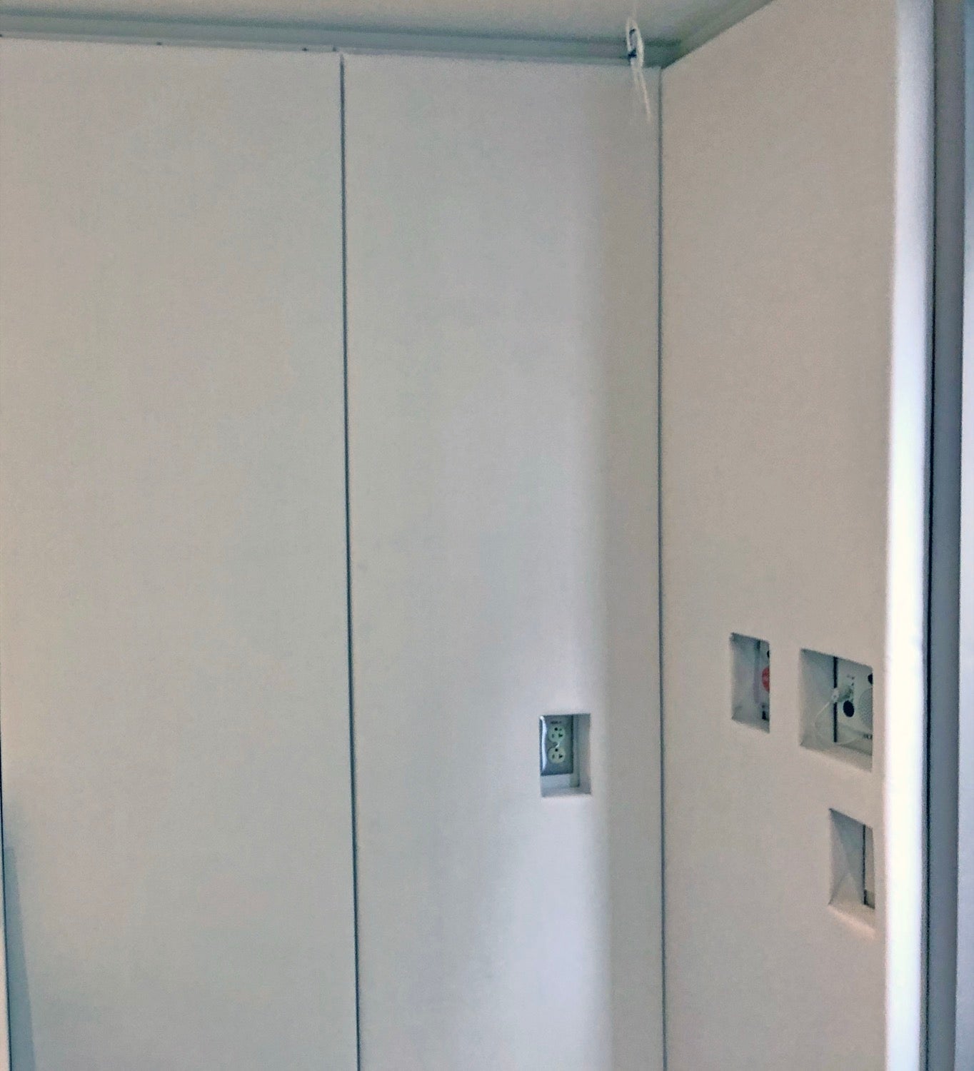Wall padding, corner install